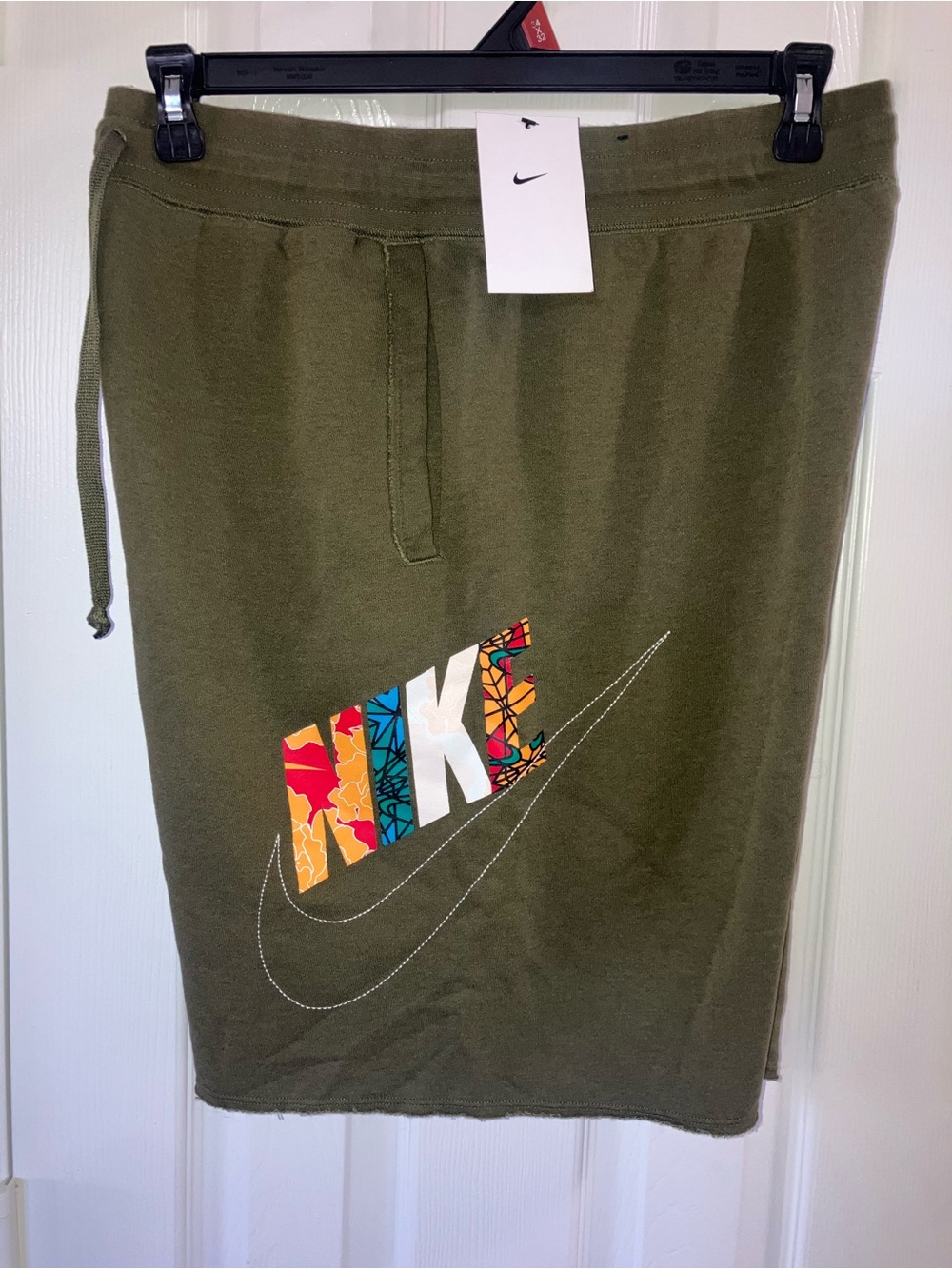 NWT Nike Men’s L Army Green Graphic Fleece Sweat Shorts - Picture 4 of 9